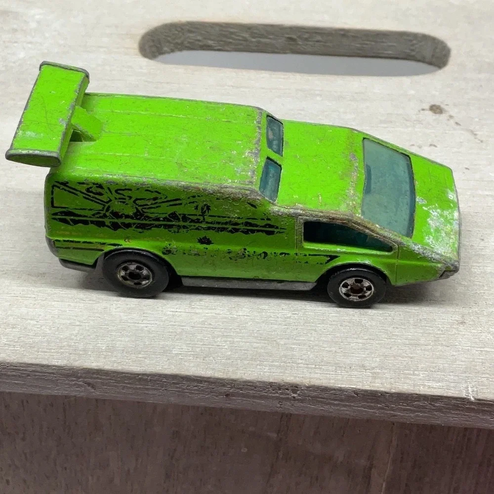 Vintage 1976 Hot Wheels Spoiler Sport Lime Green Diecast Van Hong Kong